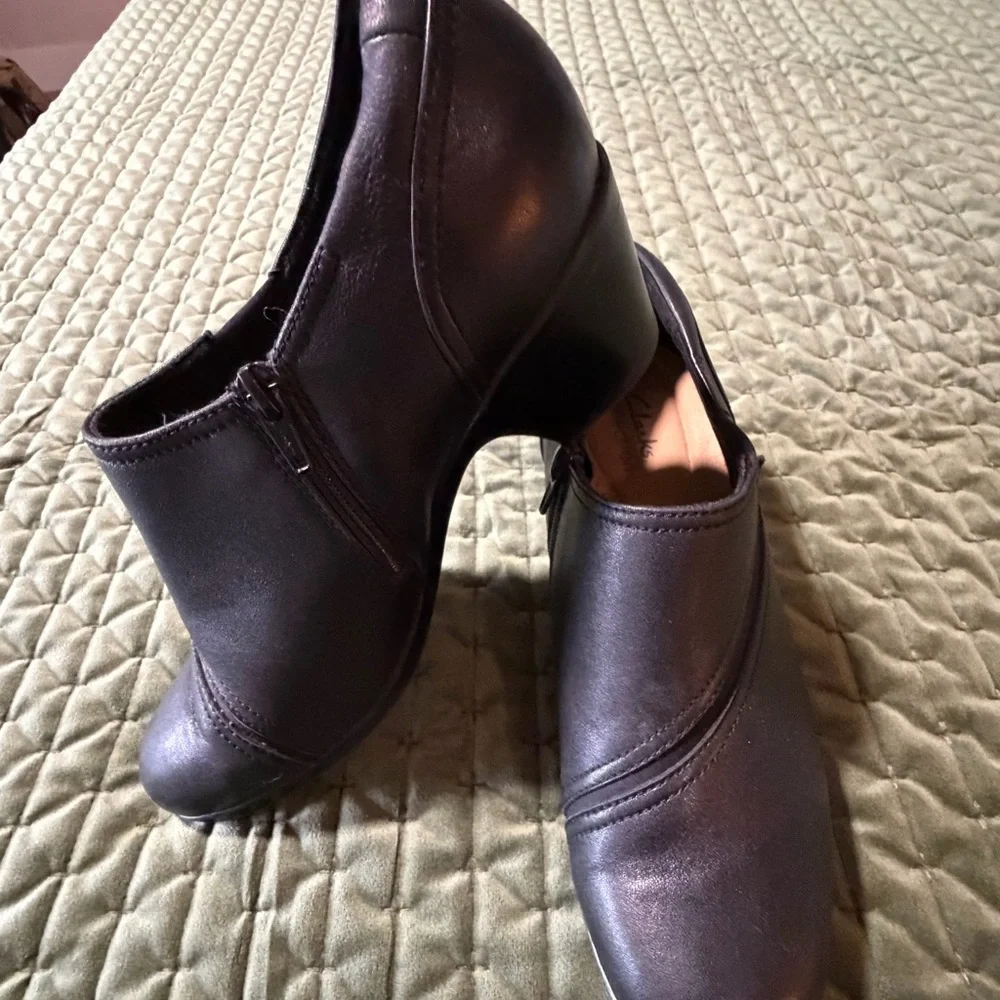 Clarks‎ Emily 2 black bootie boots leather shoes size 9 1/2